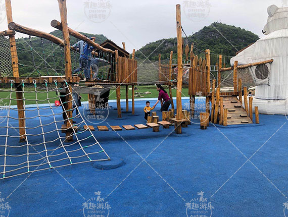 木制無動力游樂設(shè)施